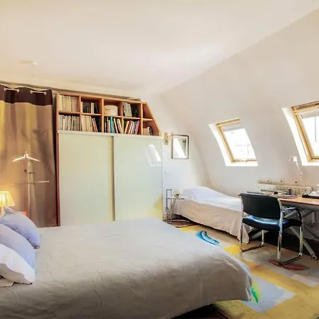Cote Montmartre Bed & Breakfast 4*