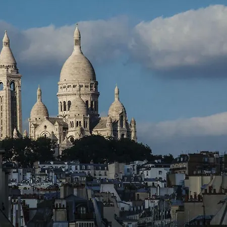 Cote Montmartre Bed & Breakfast 4*